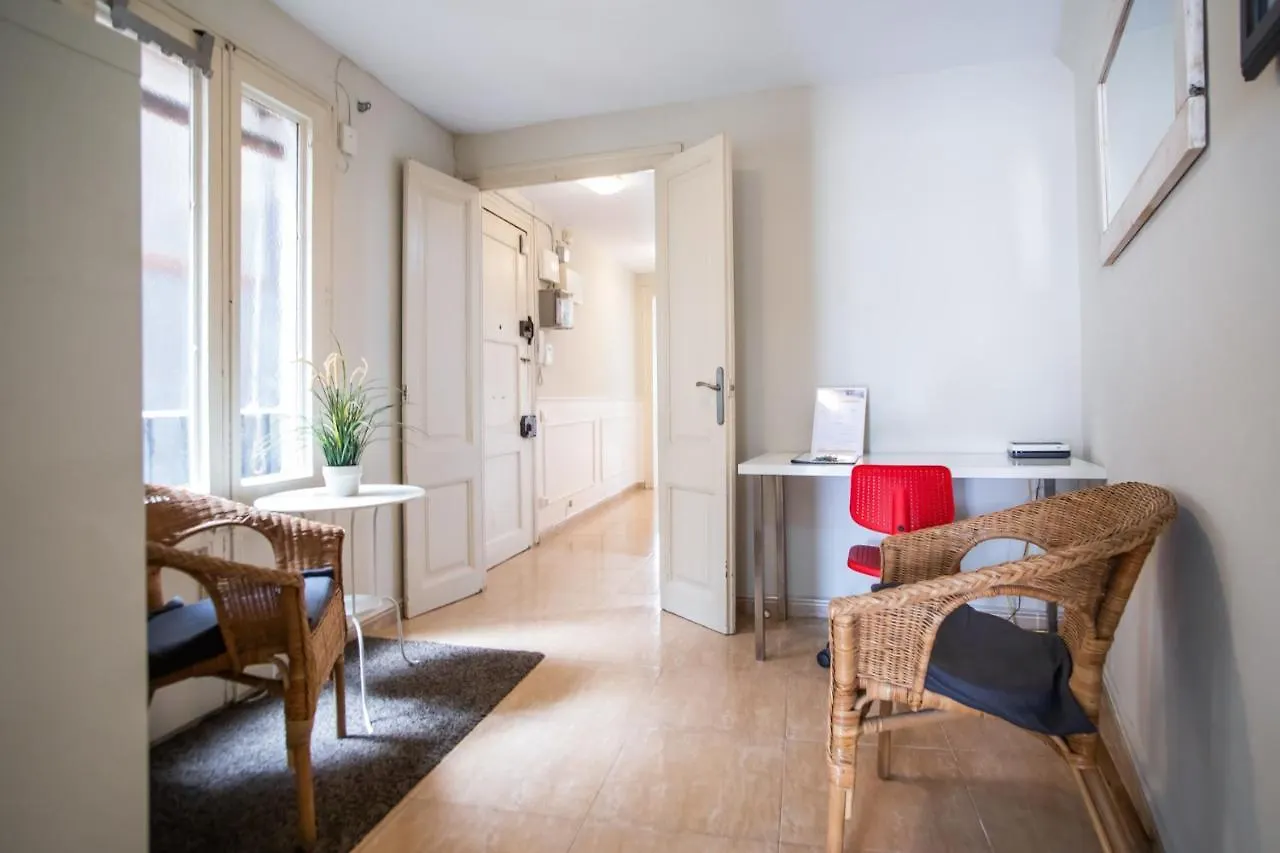 Apartament 42Man1018 Centrally Located Flat In Sant Antoni Barcelona Hiszpania
