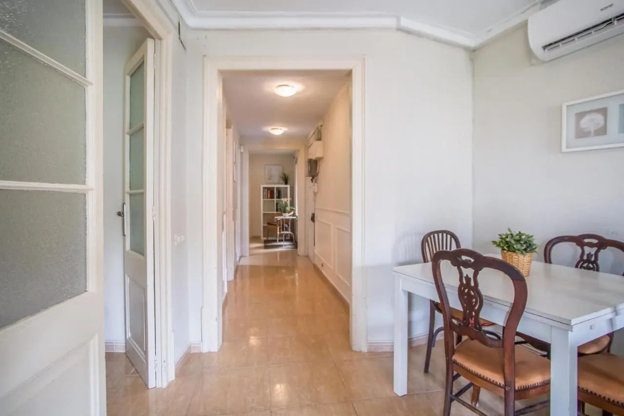 42Man1018 Centrally Located Flat In Sant Antoni Barcelona Spain