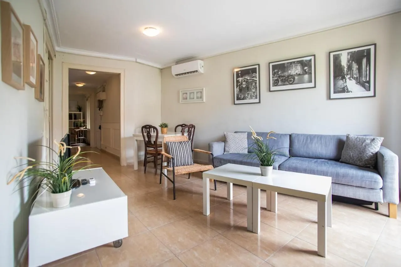42Man1018 Centrally Located Flat In Sant Antoni contacts