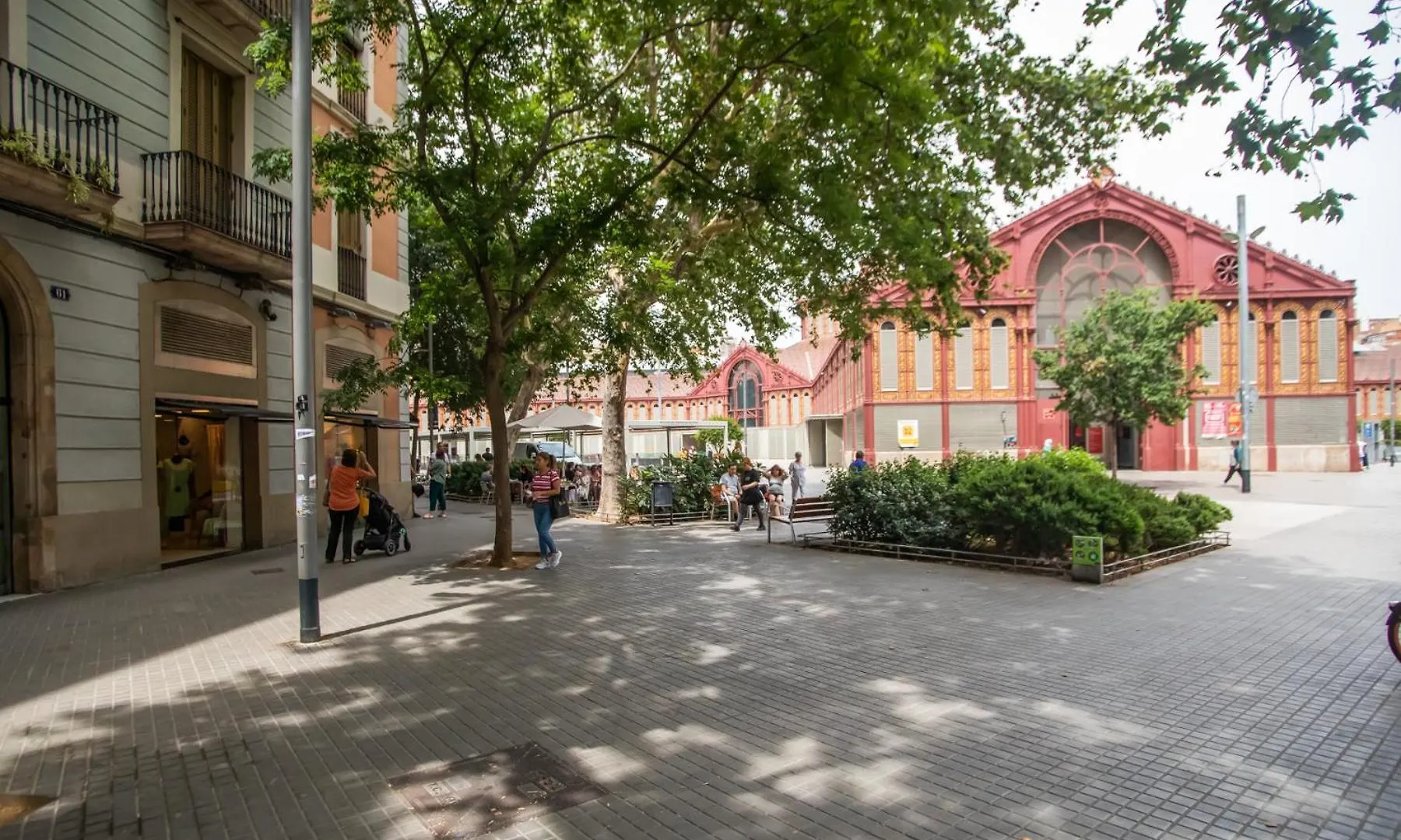 42Man1018 Centrally Located Flat In Sant Antoni Barcelona Spain